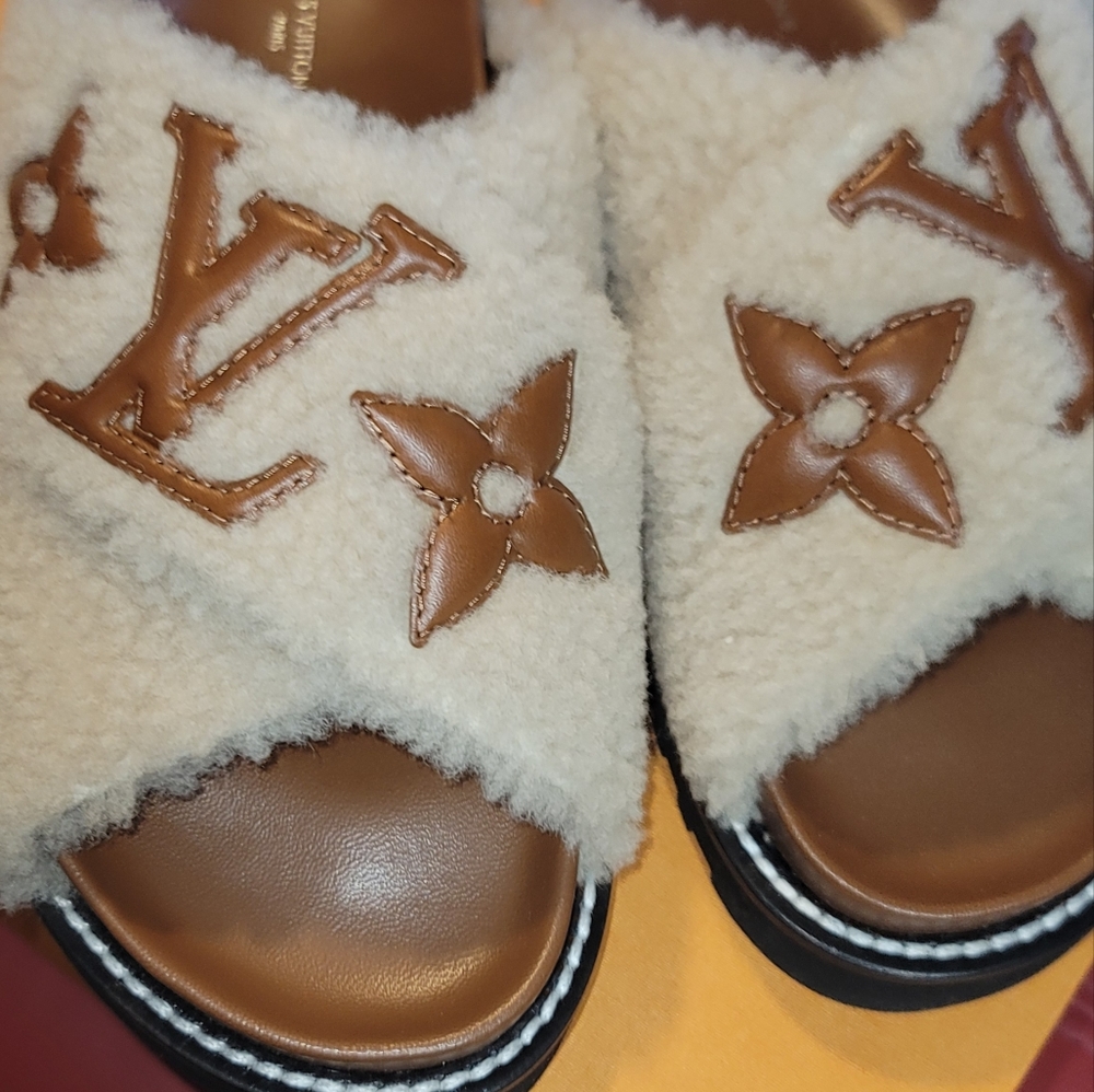 Louis Vuitton Shearling Logo Slide Sandals in Cream and Brown - Picture 9 of 11